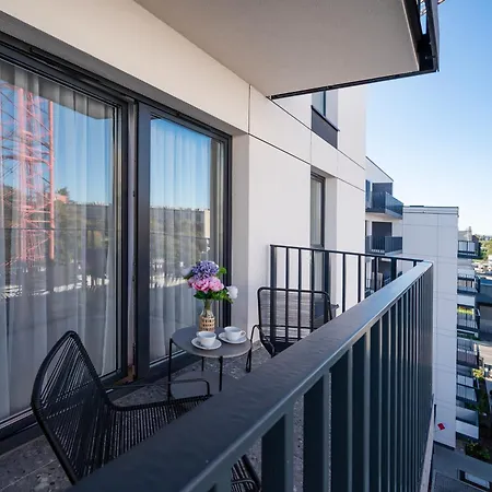 アパート Pomorska Business - Balcony, Workspace - By Rentujemy ウッチ